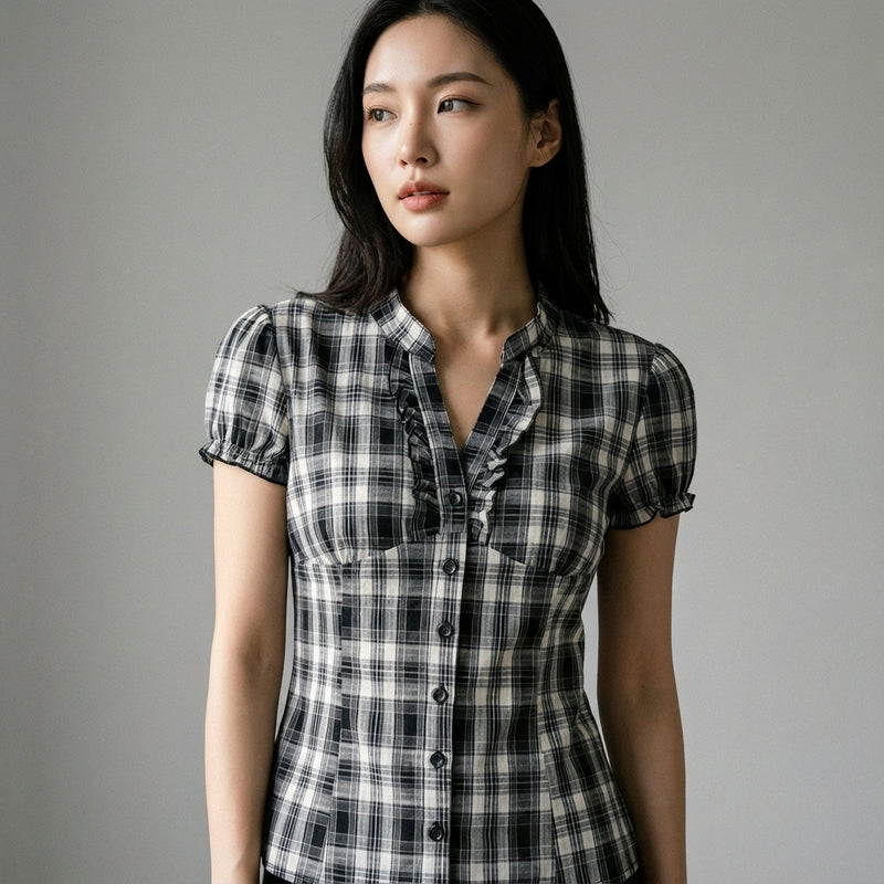 Chemise coréenne femme à carreaux noir et blanc, col V, manches courtes bouffantes et volants. Koreanxwear. - Taille M