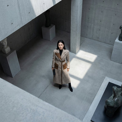 Trench-coat long Coréen femme couleur café, col revers, boutonnage simple. Idéal mode Coréenne Koreanxwear.